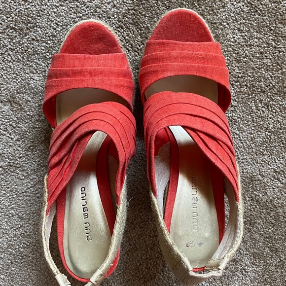 Ann Marino orange sandals with heel. - Picture 3 of 8